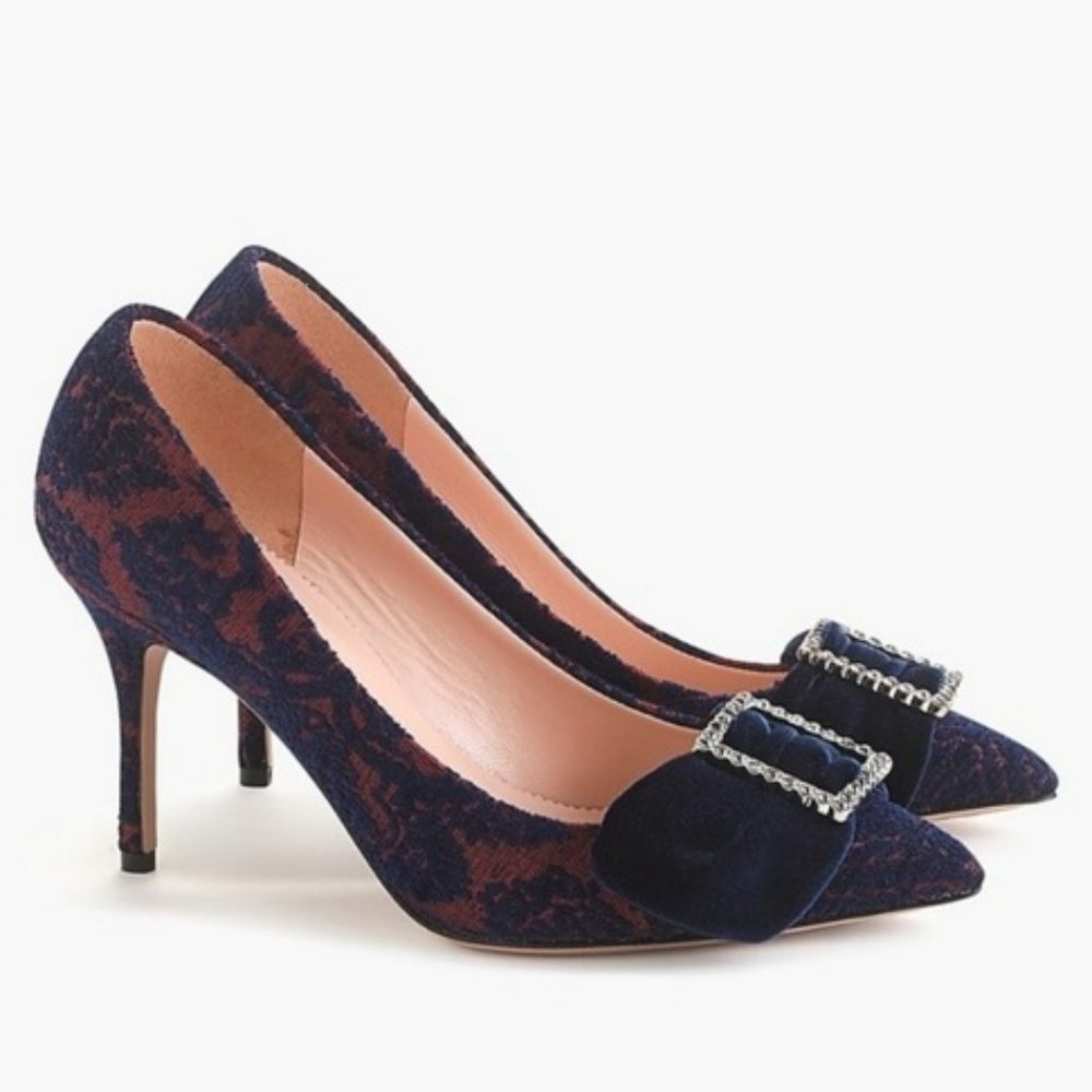 NWOT Elsie Crystal Buckle Brocade Holiday Pump